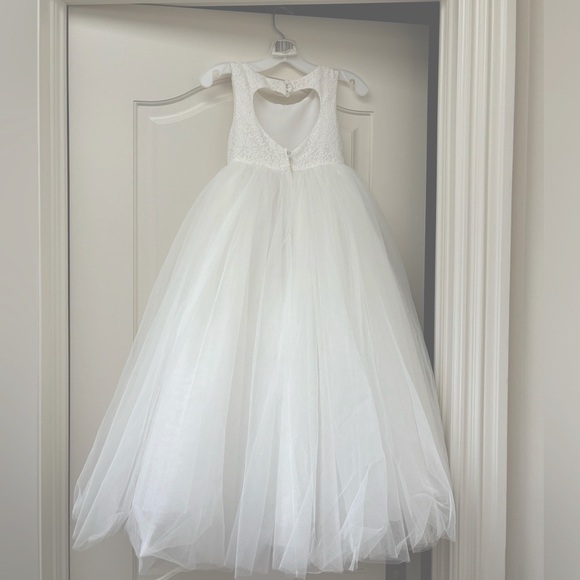 Flower girl dress (size 5) - like new condition - Picture 2 of 2